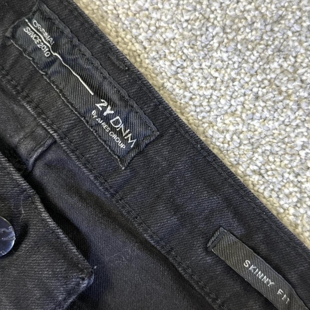 2Y Black Denim Patchwork Jeans Gold Detail Size 33 - Picture 3 of 8